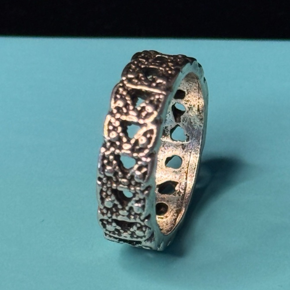 Estate find Silver Tone Openwork Textured Band Ring Vintage Style Size 6
